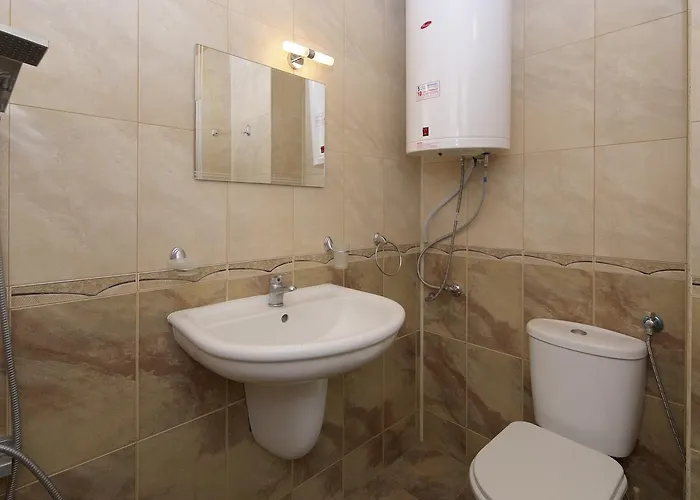 Cherno More بيت شباب *